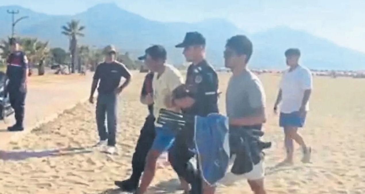 Kuşadası’nda plaj faresi edebiyat öğretmeni çıktı